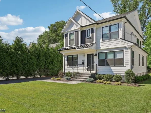 676 Ridgewood Rd, Oradell Boro, NJ 07649