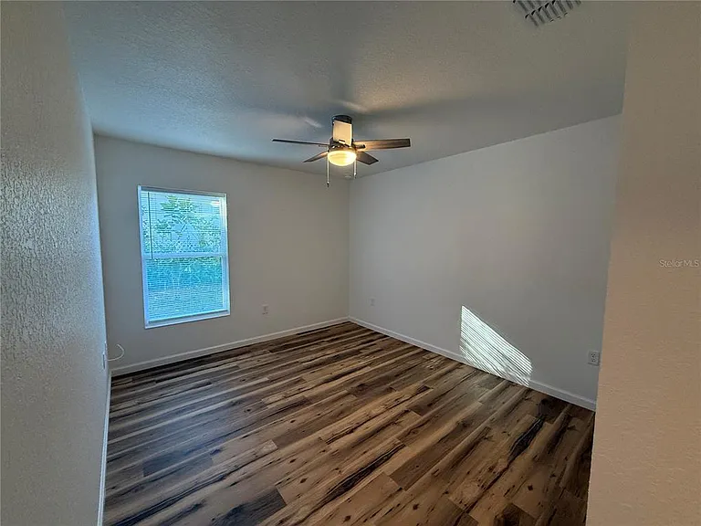 919 Spruce St — Photo 14