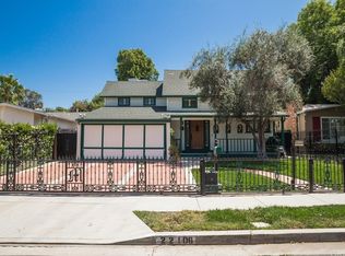 22106 Buena Ventura St, Woodland Hills, CA 91364