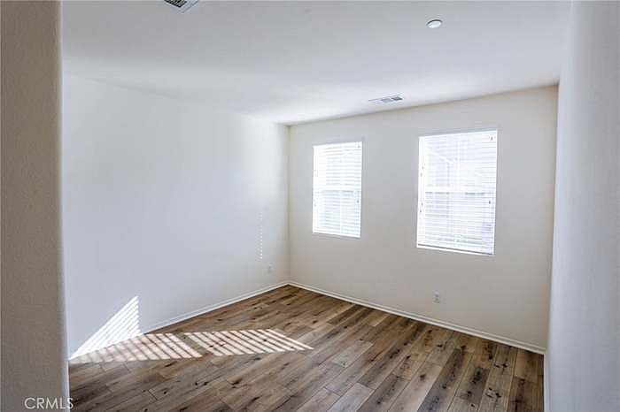 1st image of 3275 E Midsummer Privado
