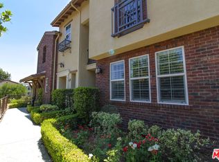 28562 Herrera St, Santa Clarita, CA 91354