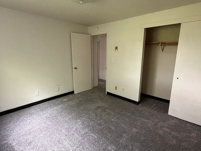 322 NW Larry St #320 — Photo 11