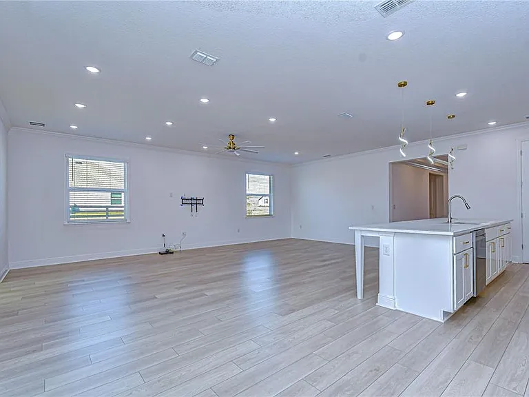 10027 Dolphin Gull Cir — Photo 24