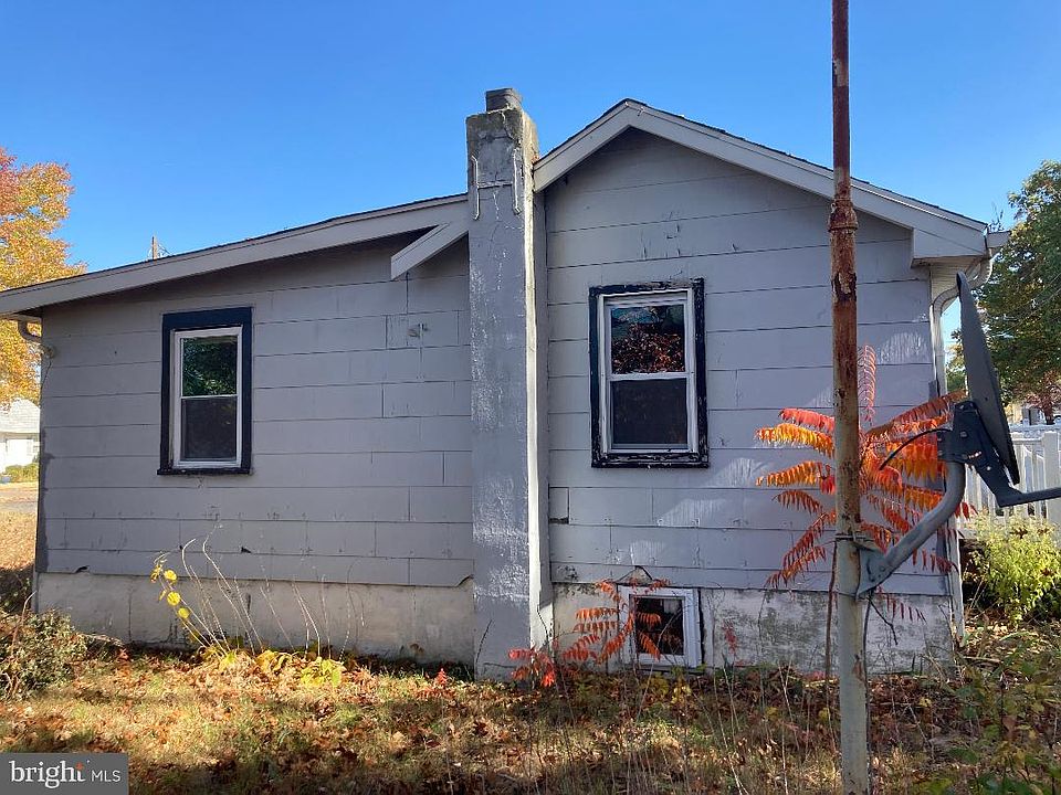 2nd image of 73 Mill Rd