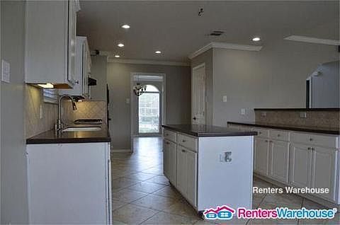 4th image of 11207 Briscoe Ln