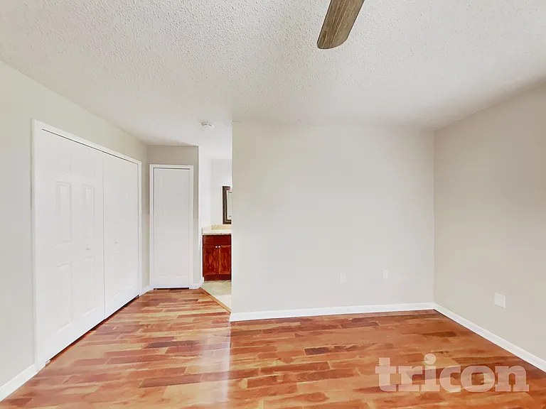 4442 Sandhurst Dr — Photo 7