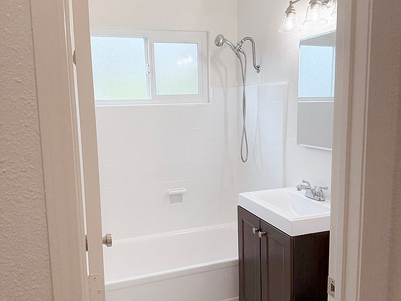 4th image of 3130 3rd Ave APT 1