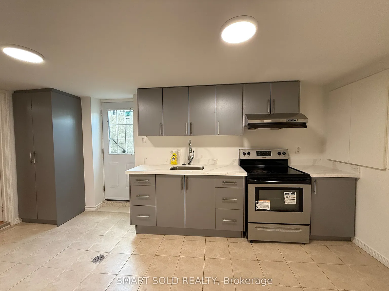 2 bed, $1,100 — Photo 4
