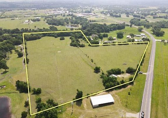 2nd image of 1496 Fm 149 Rd W