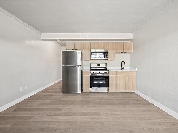 5th image of 1601 N Oracle Rd #4-102