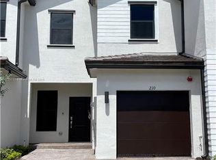 (Undisclosed Address), Hollywood, FL 33027