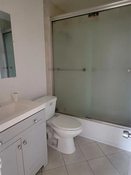 1821 NE 56th St #1 — Photo 7