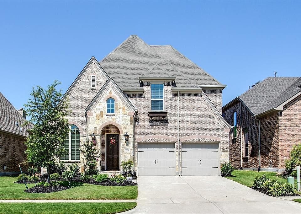 1st image of 924 Snyder Dr