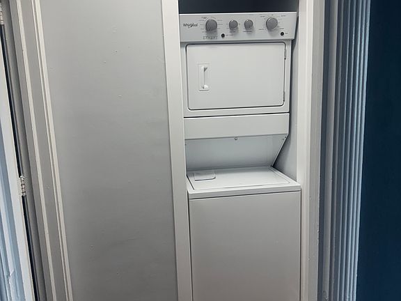 3rd image of 104 S Waccamaw Ave APT 1