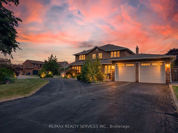 5th image of 35 Linden Cres
