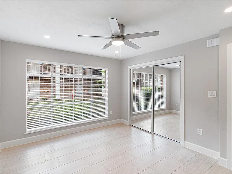 2201 Fountain View Dr #47 — Photo 11