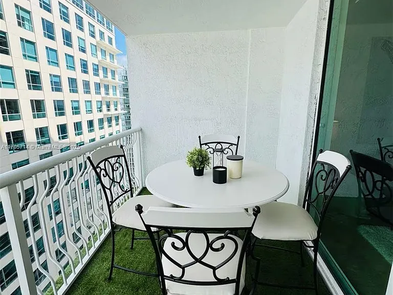 1200 Brickell Bay Dr #3220 — Photo 31