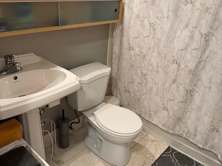 85 Bloor St E #706 — Photo 2