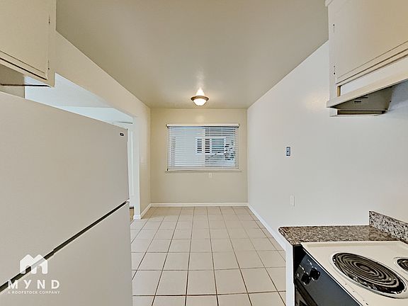 5th image of 870 Burbank Dr APT 1