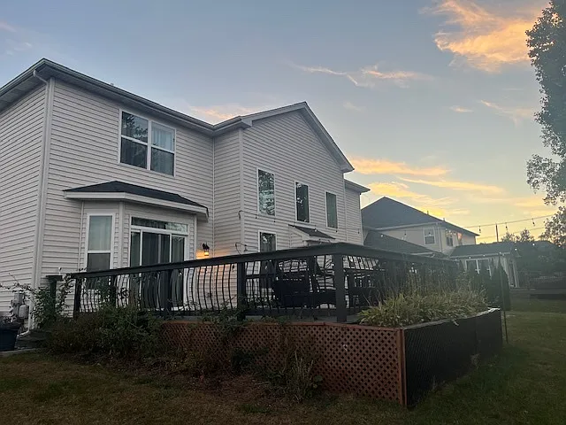 16W764 Hawthorne Ct — Photo 38