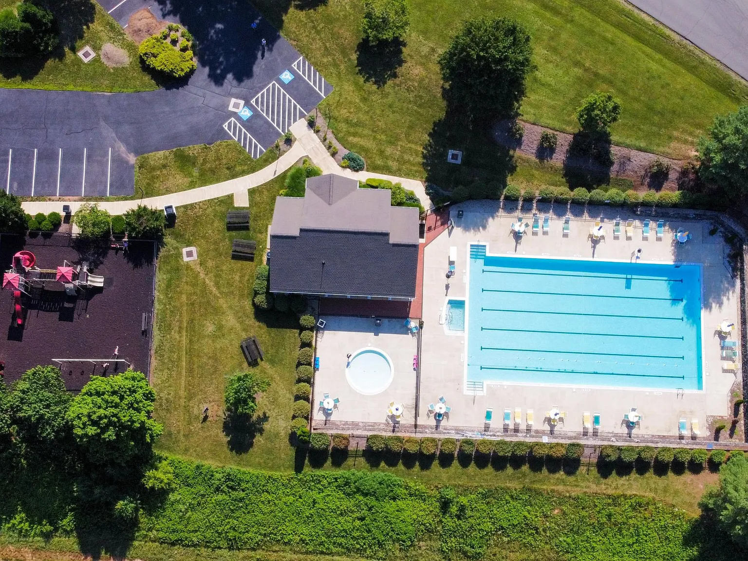4 bed, 3200 sqft, $3,095 — Photo 3