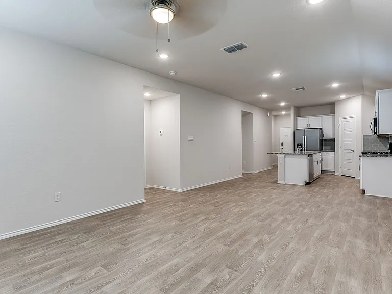 1714 Kolbe Trl — Photo 2