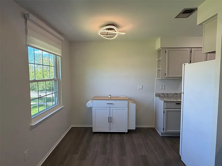 204 Princeton Dr — Photo 9