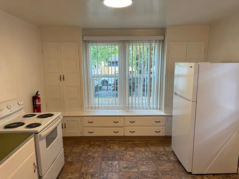 1351 McCoy Ave NE — Photo 11