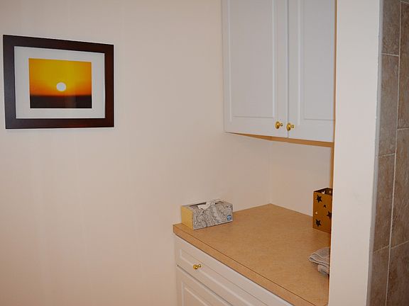 5th image of 26 Rockdale Dr