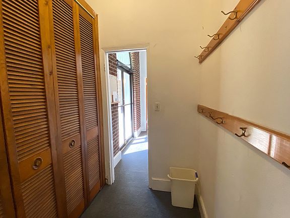 5th image of 134 Bridge St