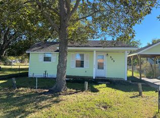 505 Ritchie Ave, Palacios, TX 77465