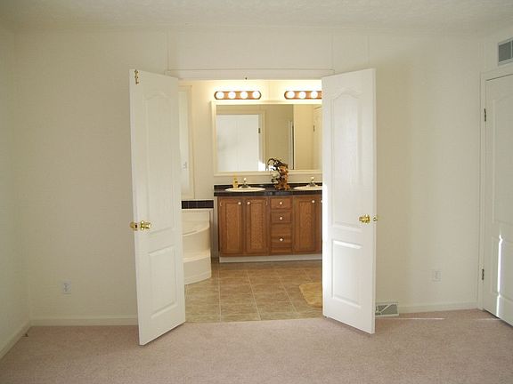 Master Bathroom Suite