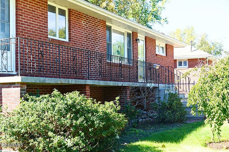 4th image of 212 Sand Creek Road
