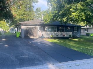 212 W Plains Dr, Oreana, IL 62554