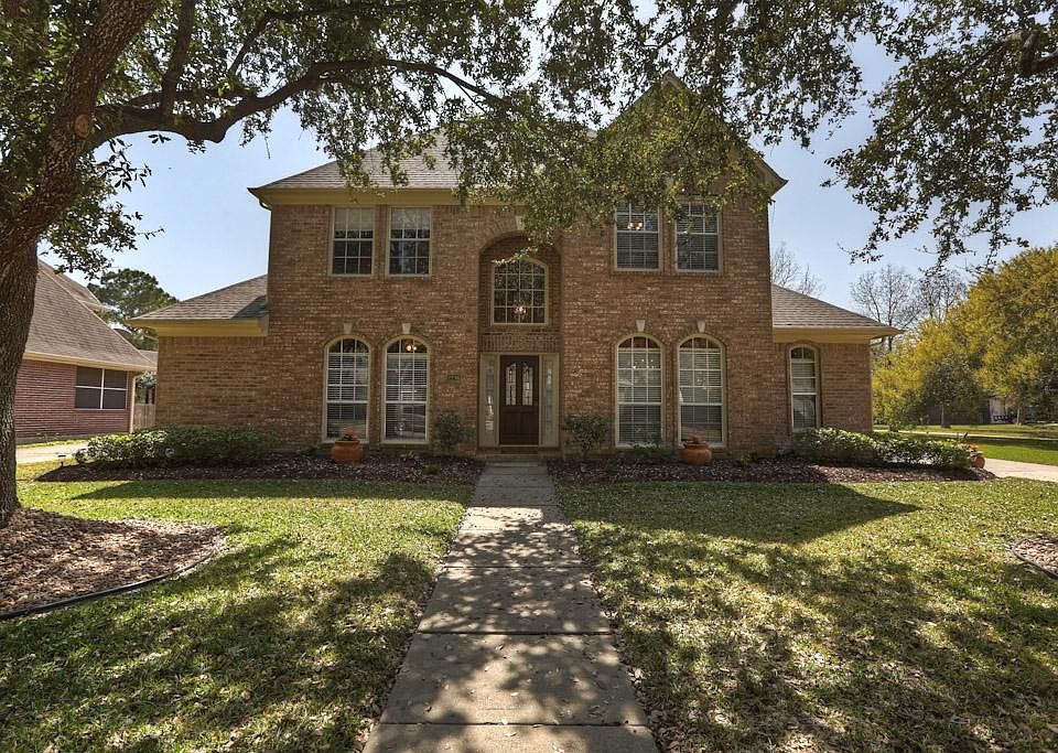 Welcome to 2216 Fairwater Park Dr. This beauty is nestled in the highly sought after community of Marina Bay Park in the Clear Creek Independent School District.