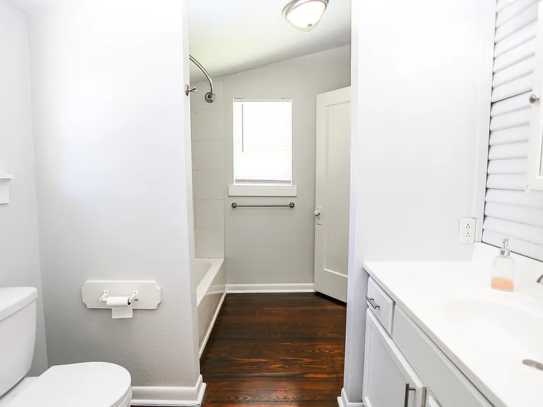 271 S Willow Ave — Photo 23