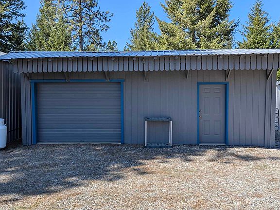 3rd image of 4807 E Chattaroy Rd