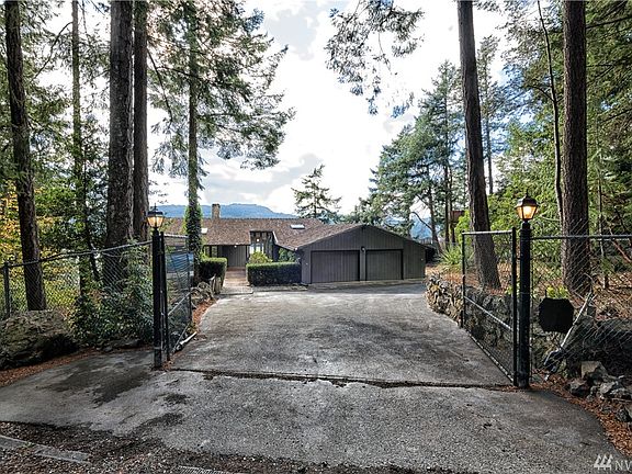 3rd image of 150 Marina Heights Ln