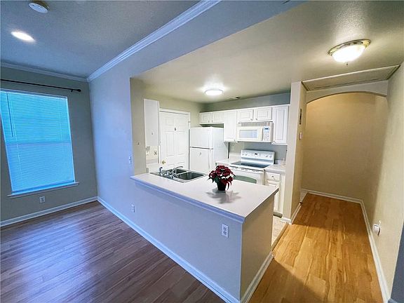 5th image of 350 Emerald Forest Blvd APT 19104
