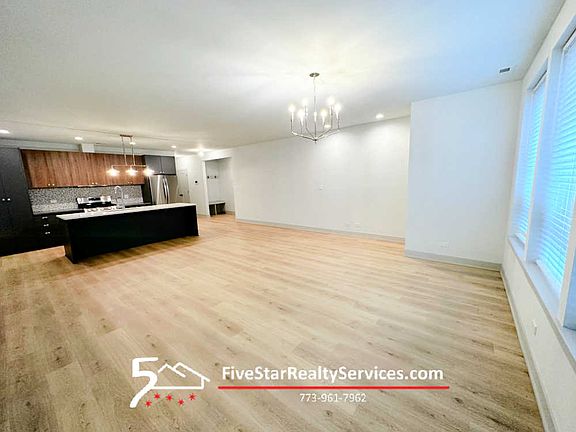 2nd image of 4420 S Prairie Ave #1