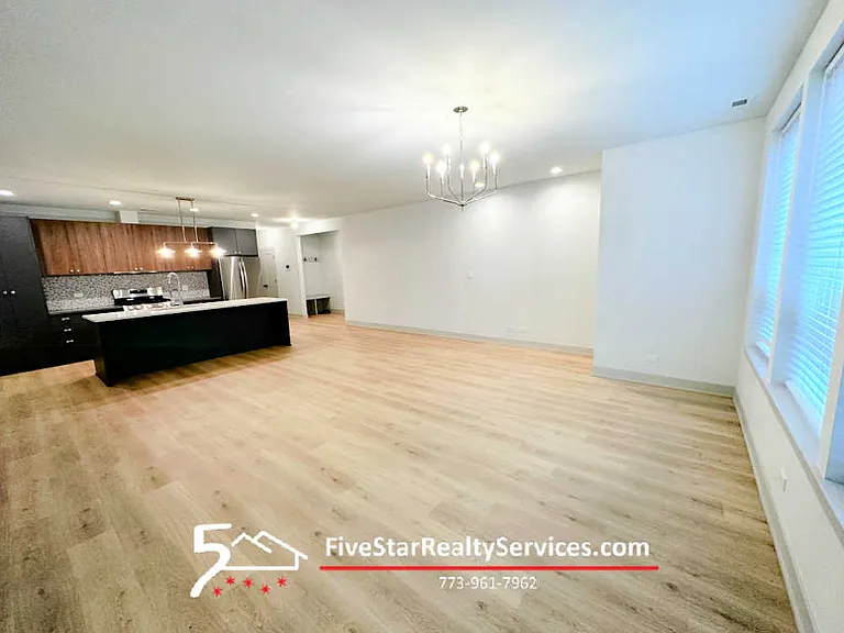 4420 S Prairie Ave #1 — Photo 2