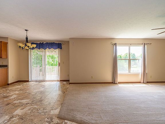 4th image of 1196 Redcoat Dr