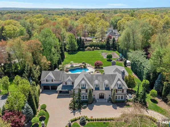 21 Birchwood Rd, Old Tappan, NJ 07675