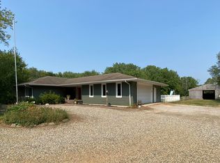 560 Woodside Dr, Battle Creek, MI 49037