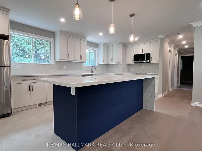 758 Botany Hill Cres — Photo 3