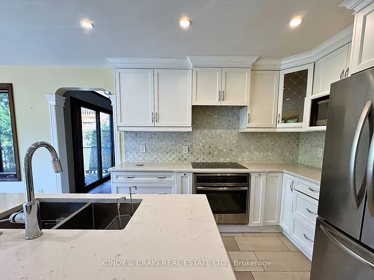 1426 Highbush Trl — Photo 6