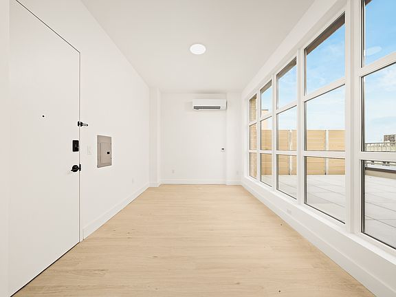 5th image of 733 Lincoln Pl #1509