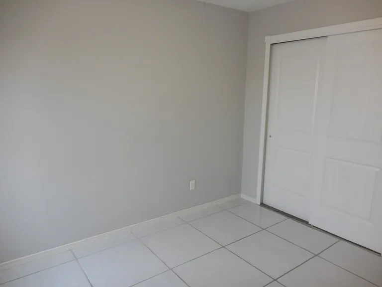 227 Ellesmere Way — Photo 27