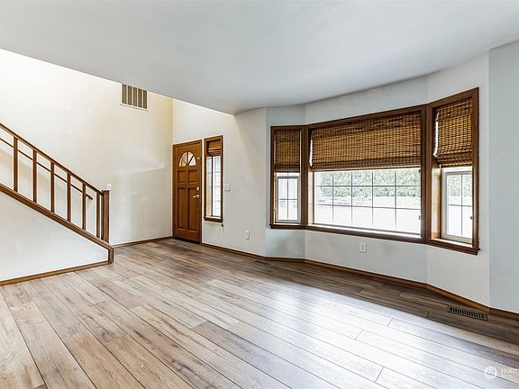 3rd image of 3109 31st Avenue SE
