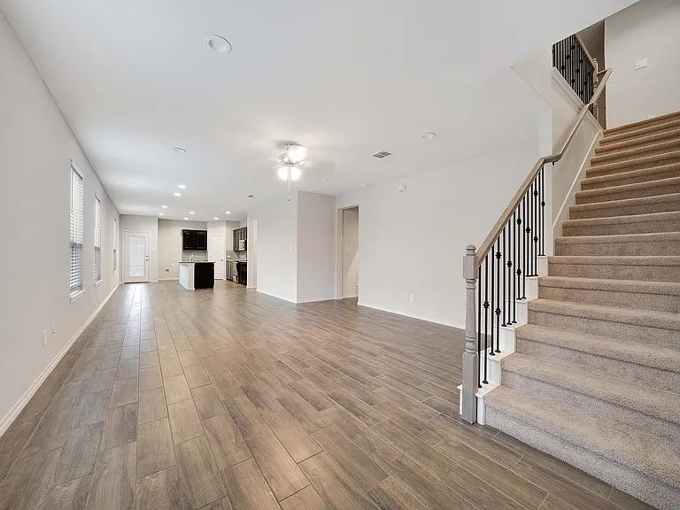 1905 Winecup Dr — Photo 3